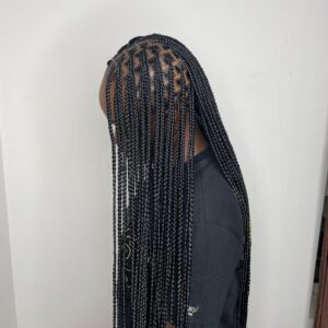 Knotless Braids (Medium)